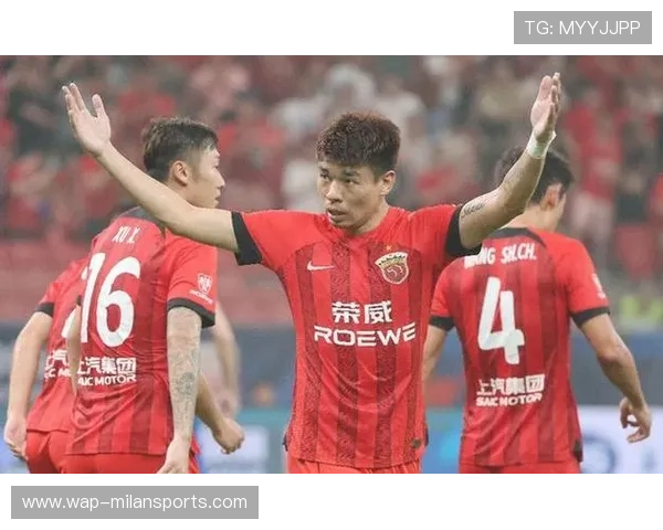 冠军争夺白热化,积分咬得死死 冠军争夺白热化,积分咬得死死