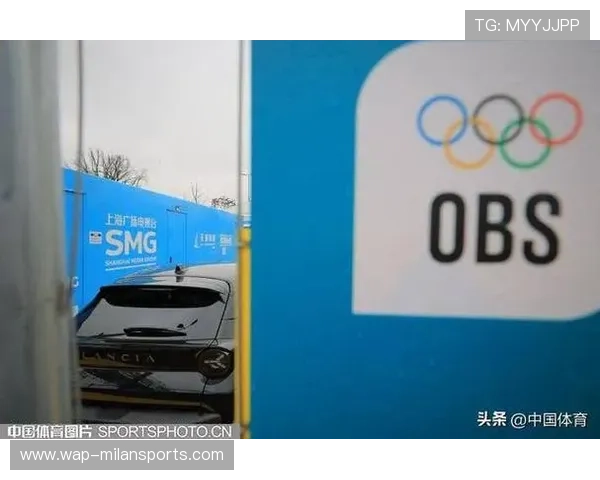 体育新闻中心记者实地连线，央视体育新闻记者