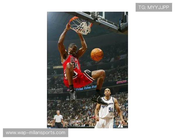 安东尼奥赞球员拼搏精神：宛如11个“兵马俑”